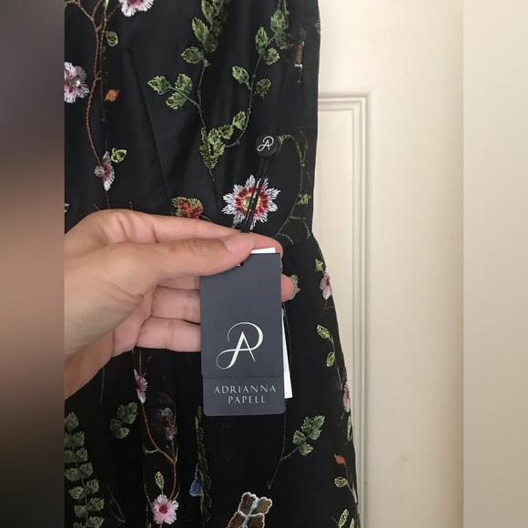 Women dress - Picture 4 of 6